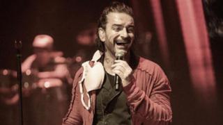 Ricardo Arjona se declara “más peligroso” que nunca y anuncia nuevo disco en mayo
