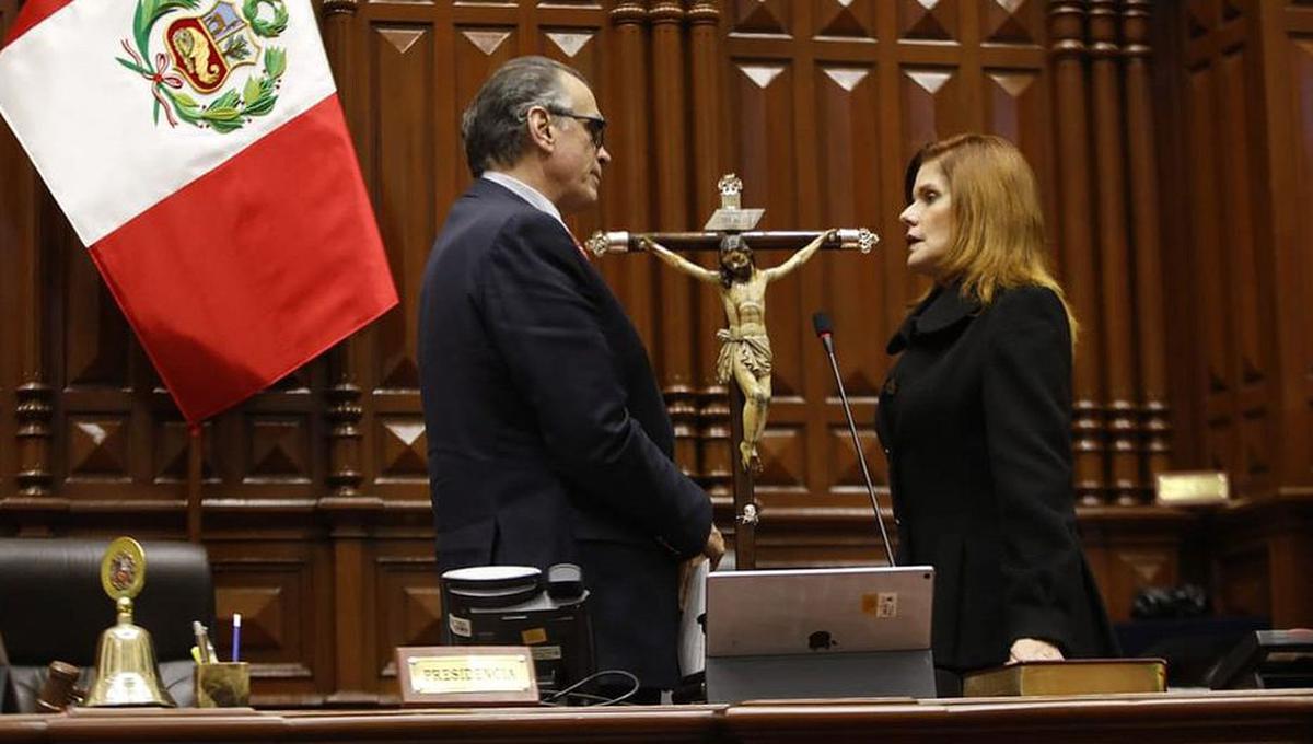 El vocero de la bancada del Frente Amplio indicó que presentarán una denuncia constitucional contra Mercedes Araoz. (Foto: Congreso de la República)