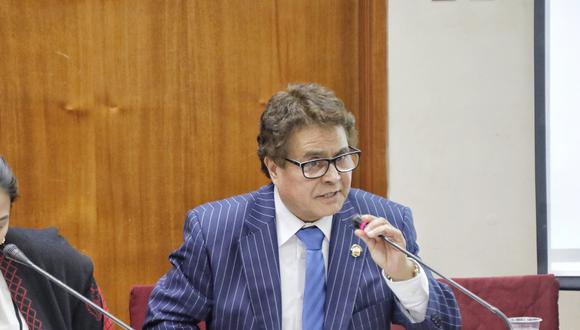 Comisión de Ética denuncia de oficio a legislador de Fuerza Popular David Jiménez.