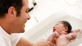 TOMA NOTA: Descubre cómo funciona la licencia por paternidad