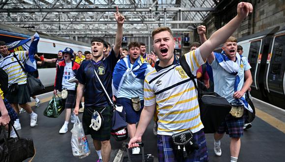 Solo fueron habilitadas un aproximado de 2 mil entradas para Escocia, pero son más los que viajaron hasta Londres. (FOTO: GETTY)