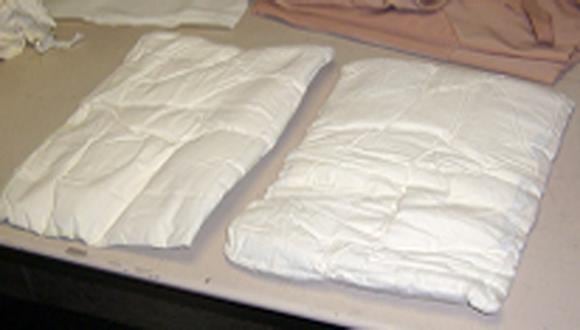 En la operación fueron intervenidos 30 kilos de pasta base de cocaína, un kilo de clorhidrato de cocaína, 600 kilos de pélets impregnados en cocaína, entre otros insumos. (Foto: EFE)