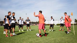 Universitario de Deportes cumplió último entrenamiento en Santiago antes de enfrentar a Universidad de Chile