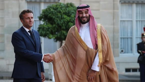 El príncipe Mohamed bin Salmán llegó a Francia para reunirse con Emmanuel Macron tras iniciar una serie de visita a países de Europa. (Foto: EFE/EPA/CHRISTOPHE PETIT TESSON)
