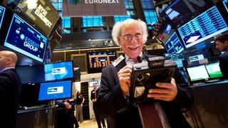 Wall Street cierra con nuevos récords del Dow Jones, el S&amp;P 500 y el Nasdaq