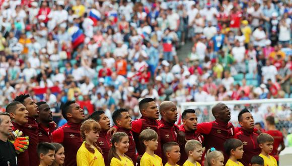Perú vs. Australia: así vibró el Olímpico de Sochi con el Himno Nacional. (Foto: AFP)