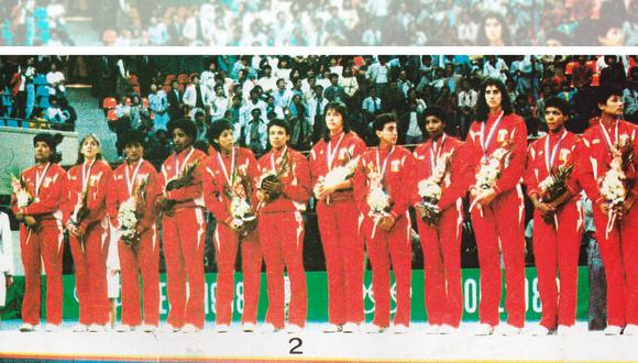 Las medallistas olímpicas. Fue la tercera medalla peruana en unos Juegos. Luego llegó la de Giha en Barcelona 92. (Foto: Archivo Histórico El Comercio)