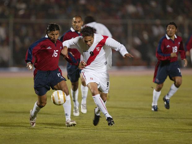Paolo Guerrero anotó su primer gol con la selección peruana ante Chile. 