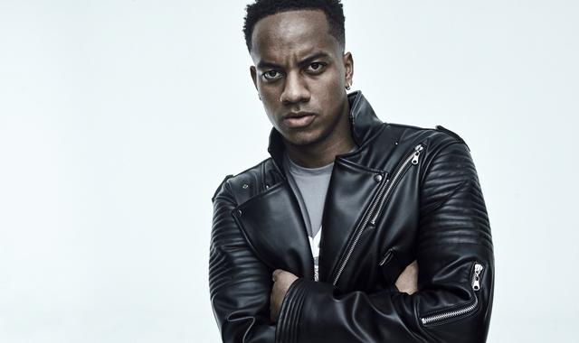 La misma cabecita negra, los mismos ojos, los años. André Carrillo y su versión más moderna: imagen de marca de Mossimo. Se descuenta que será uno de los 23 en la lista de Gareca al Mundial. (Foto: Saga Falabella/ Mossimo)