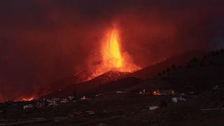 4 gráficos e imágenes que muestran el impacto del volcán de La Palma, que entró en “fase explosiva”