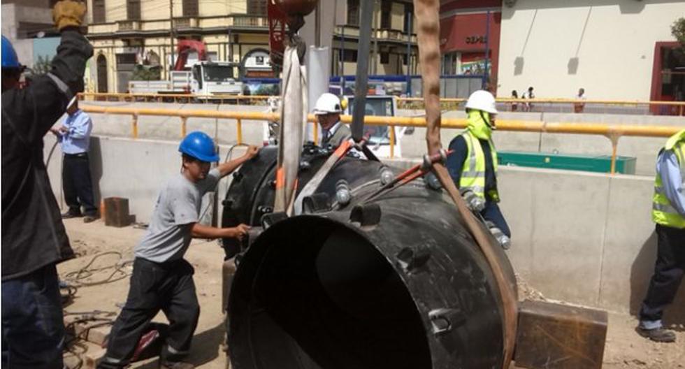 Sedapal culpa a la empresa encargada de realizar los trabajos de construcción del corredor de 28 de julio de la demora en la reconexión del agua. (Foto: andina)