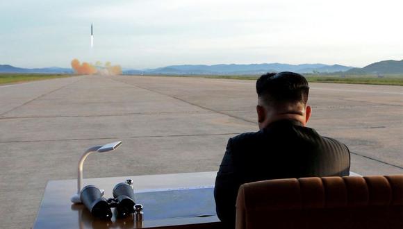 Kim Jong-un supervisa pruebas de una nueva arma guiada táctica. ()