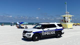 Florida: la esposa de un policía se quedó atrapada por horas en un patrullero y murió en medio del sofocante calor