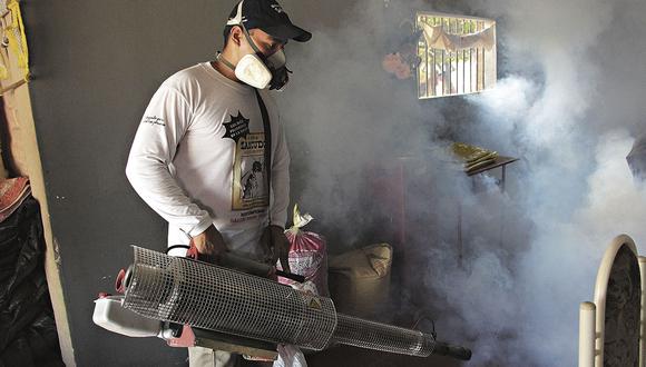 La fumigación es efectiva para prevenir la presencia del mosquito que transmite el dengue.