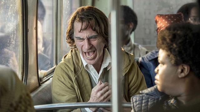 Joaquin Phoenix en una escena del "Joker".