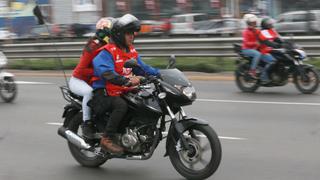 Asociación Automotriz del Perú en contra de prohibir a dos personas en una moto