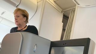 G20: Así viaja Angela Merkel en un vuelo comercial mientras ya comenzó la cumbre