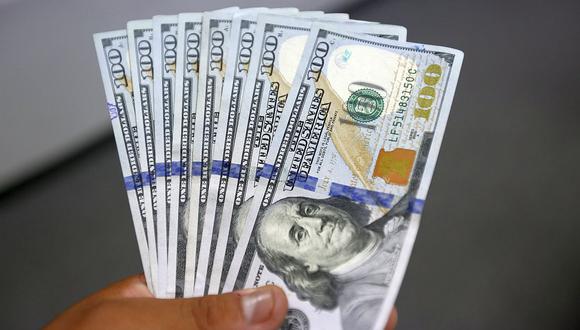El dólar se negociaba a 19,9 pesos en México este lunes. (Foto: GEC)