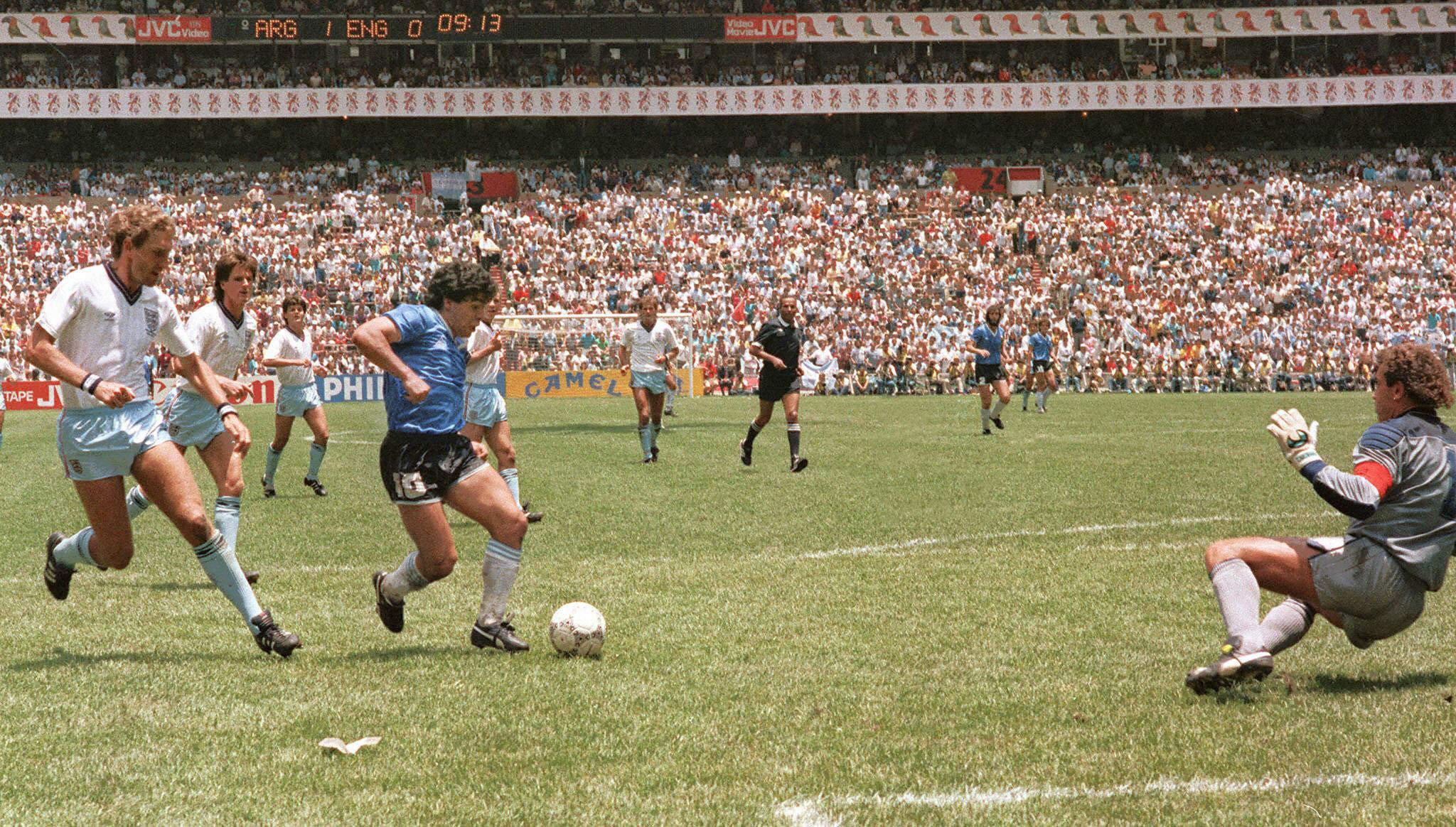 Diego Maradona destacó a los cracks con los que competía en su época de futbolista. | Foto: AFP