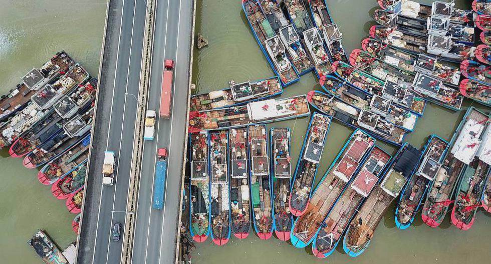 Vista de buques pesqueros chinos. (Foto: STR / AFP)
