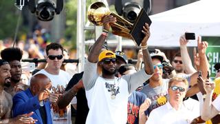 NBA: espectacular desfile de Cavaliers ante miles de fanáticos
