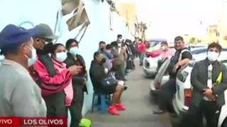 Los Olivos: ciudadanos forman extensas colas de hasta siete cuadras para recoger pavos por Navidad | VIDEO 