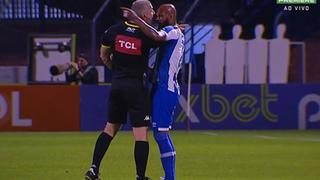 Momento de tensión: Daronco pisó a jugador y fue confrontado en Brasil | VIDEO
