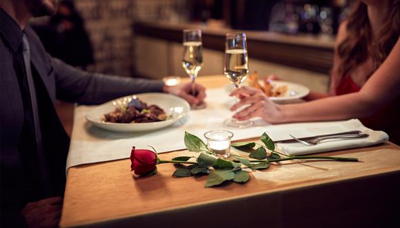 En esta experiencia, hombres y mujeres tienen la posibilidad de conocerse entre sí a través de citas que duran diez minutos. (Foto: Shutterstock)