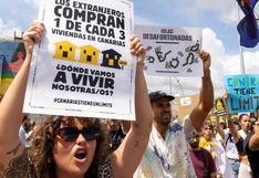 “Canarias tiene un límite”: decenas de miles de personas protestan contra el turismo masivo que dicen abruma a las islas