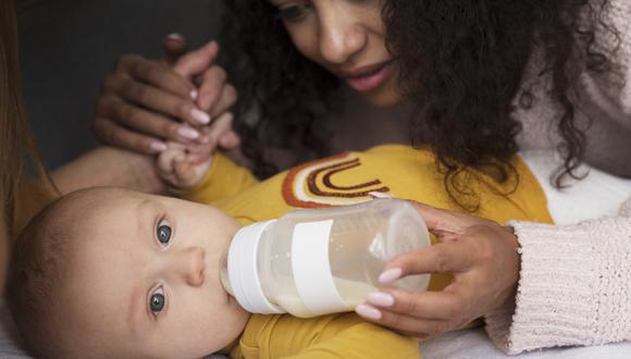 La lactancia materna puede estar relacionado con tener mejores resultados en exámenes en la etapa adolescente.