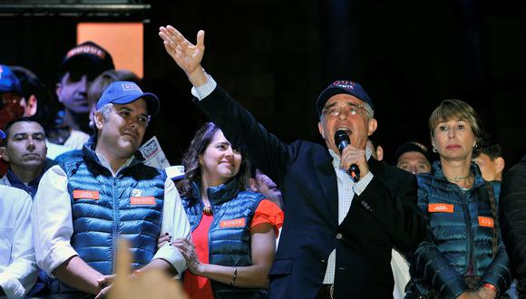 Álvaro Uribe, dirigente de 65 años que se precia de no saber bailar ni cantar, ni contar chistes y ser adicto al trabajo, nunca pensó en el retiro de la política. (Reuters)