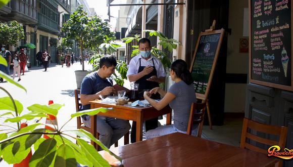 Según el INEI, en 10,75% se incrementó la producción del sector alojamiento y restaurantes durante agosto. (Foto: Juan Ponce Valenzuela / GEC)