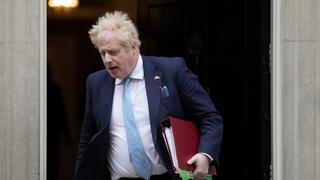 Boris Johnson bajo presión por el ‘partygate’: ¿por qué su salida es poco probable pese al escándalo?