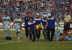 Portero muere en la liga de Indonesia tras chocar con un compañero