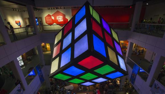 De un humilde rompecabezas a un fenómeno, el cubo de Rubik ha fascinado a miles. (Foto: Reuters)