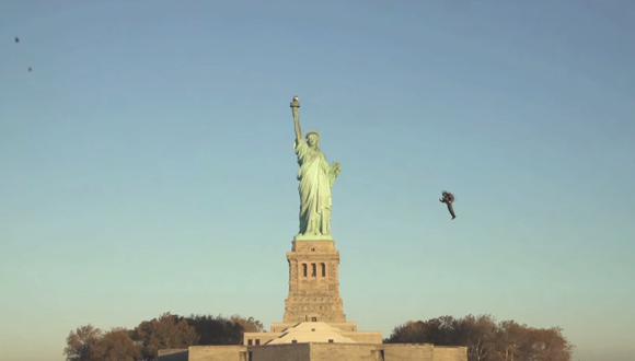 [VIDEO] ¿Un vuelo unipersonal sobre la Estatua de la Libertad?