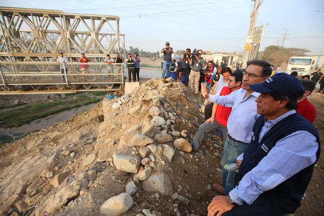 El presidente Martín Vizcarra supervisó las obras de implementación de puentes sobre el río Huaycoloro. Desde ahí, dijo que "no hay tiempo para la confrontación" cuando la pobreza está en aumento, en respuesta a los datos difundidos por el INEI. (Difusión)