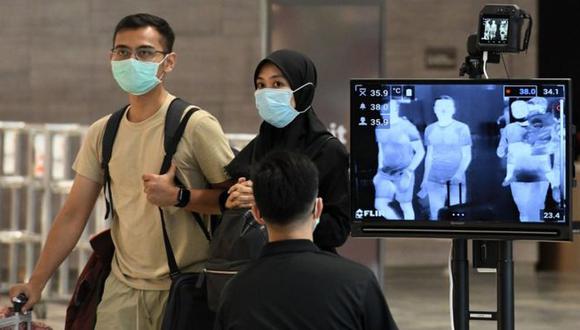 Los controles para la detección de covid-19 en Singapur comienzan desde el Aeropuerto Internacional Changi. (Foto: Getty Images, via BBC Mundo)