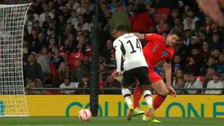 Blooper y penal de Harry Maguire que termina en gol de Alemania | VIDEO