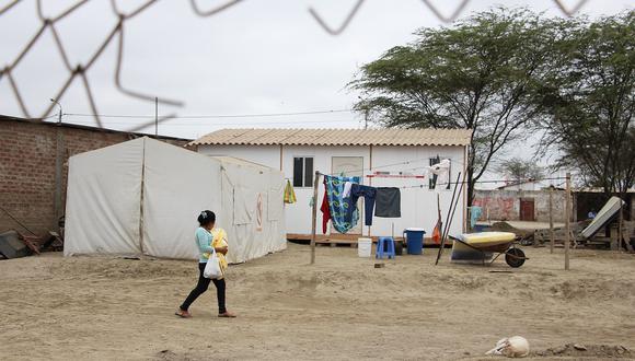 Los damnificados aun viven en carpas o casas de material muy precario en el Bajo Piura. (Foto: Ralph Zapata)