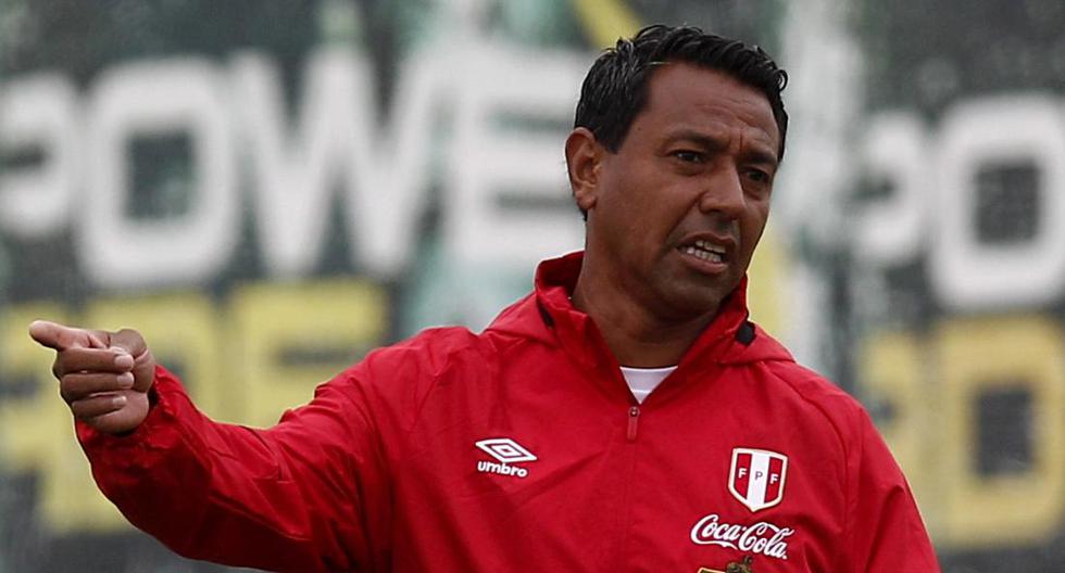 Jeferson Farfán y Luis Advíncula son las bajas y altas de la Selección Peruana para Nolberto Solano. | Foto: Getty