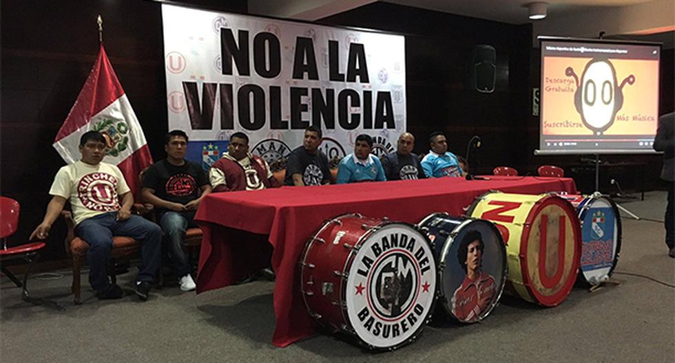 Barristas de Universitario, Alianza Lima y Sporting Cristal se unieron para hacer un pedido al Ministerio de Interior en busca de encontrar un clima de paz en el fútbol. (Foto: El Blog Íntimo)