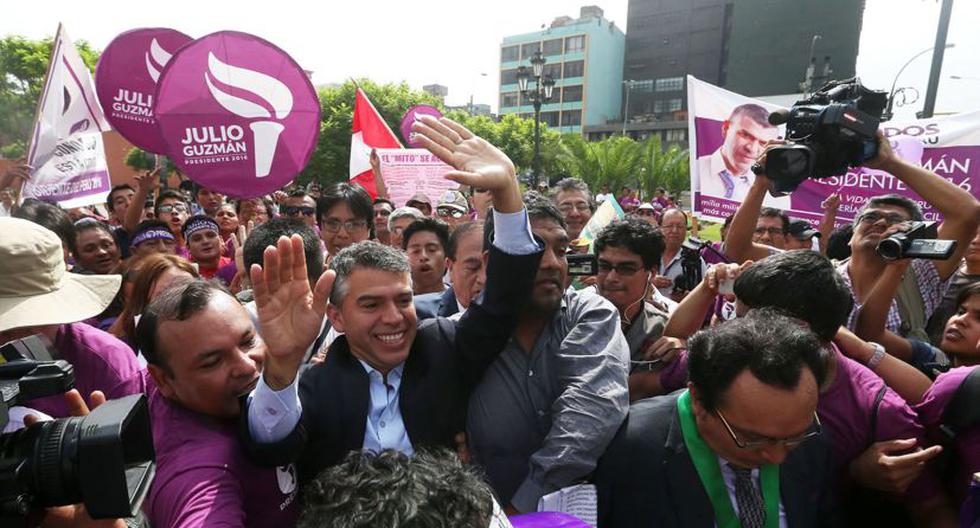 Guzmán usa colores característicos de Podemos. (Foto: EFE) 