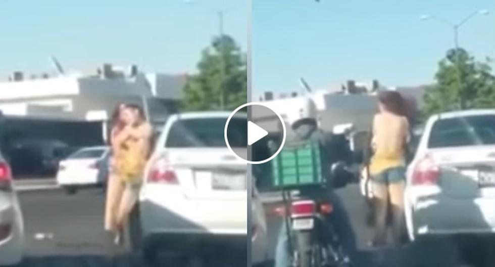 YouTube nos trae un curioso video que ha causado sensación en las redes sociales y es que en México una mujer quedó desnuda tras una pelea amorosa. (Foto: captura)