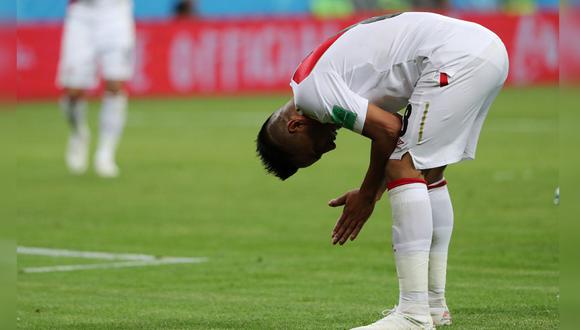 Al final del partido de Perú contra Dinamarca y luego de fallarse el penal, así fue la reacción de Christian Cueva; nadie más que él lo lamenta. (Foto: Reuters)