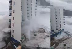 Increíbles olas de 6 metros golpean edificio construido al borde del mar | VIDEO