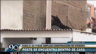 Chorrillos: poste de alumbrado público está dentro de una casa
