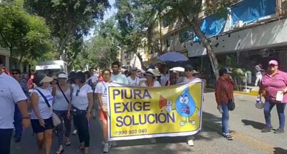 Pobladores demandan una pronto solución al Gobierno Regional. (Imagen: eltiempopiura / Facebook)