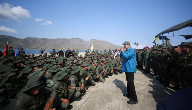 Maduro ha participado en los últimos días en una serie de jornadas de ejercicios militares para hacer frente a una supuesta amenaza de invasión extranjera. (Foto: Reuters)