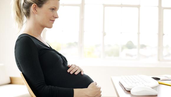 ¿Embarazada y trabajando? Toma estas precauciones